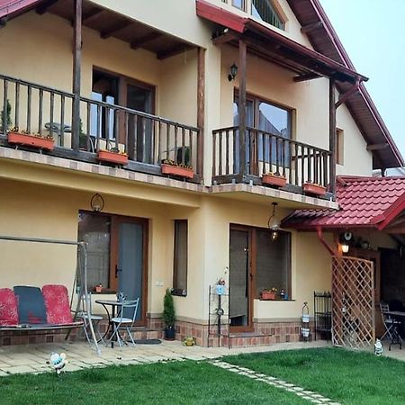 Bella Daria Hotel Къмпулунг Екстериор снимка