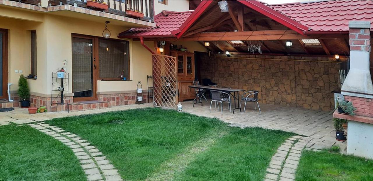 Bella Daria Hotel Къмпулунг Екстериор снимка