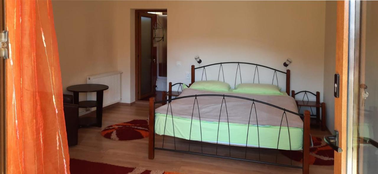 Bella Daria Hotel Къмпулунг Екстериор снимка