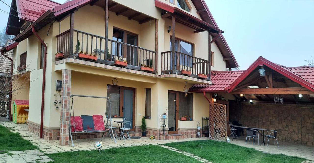 Bella Daria Hotel Къмпулунг Екстериор снимка